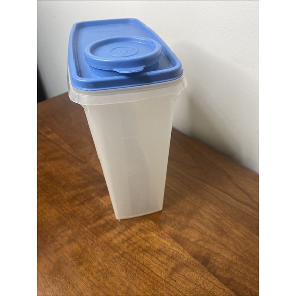 Tupperware Cereal Keeper Blue Lid 13 Cup 469-20 Vintage Pitcher Storage - Picture 2 of 8